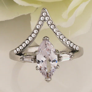 White Shiny Cubic Zirconia Ring Fashion Ladies Engagement Ring