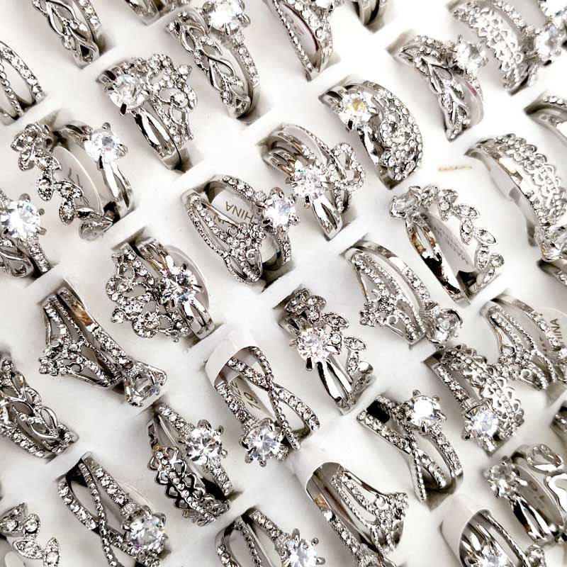 50Pcs Women's Rings New Design Mixed Styles Gold and SilverZircon Wholesale Rings Lots Female Jewelry Bulks Lot LR4161